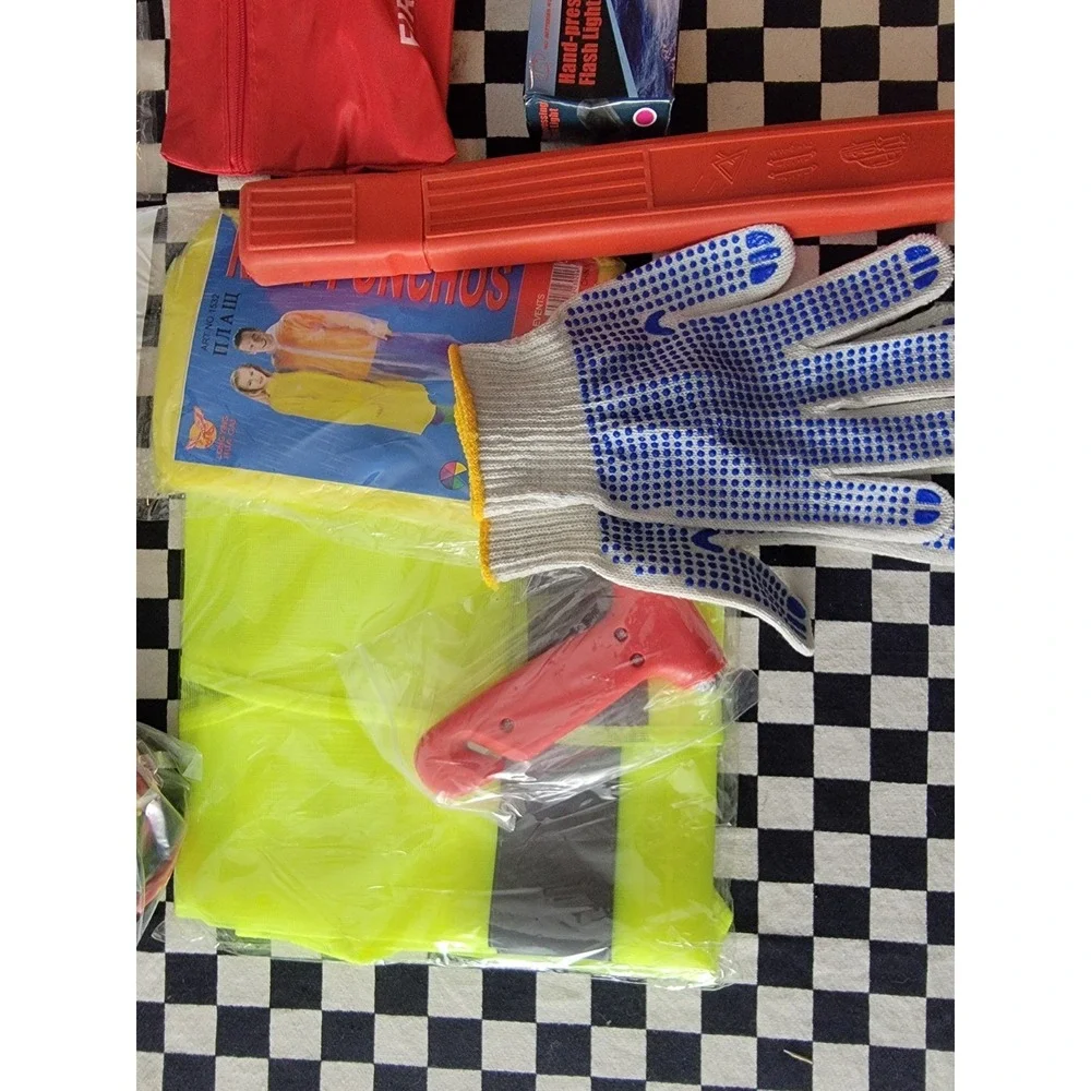 Roadside Emergency Car Kit Safety Vest Jumper Cables Tow Strap Tools Lot‎
